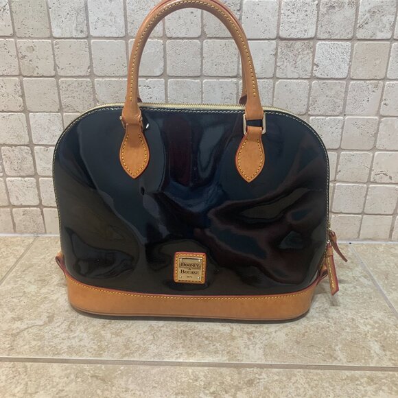 Dooney & Bourke Accessories - Dooney & Bourke Handbag/Purse